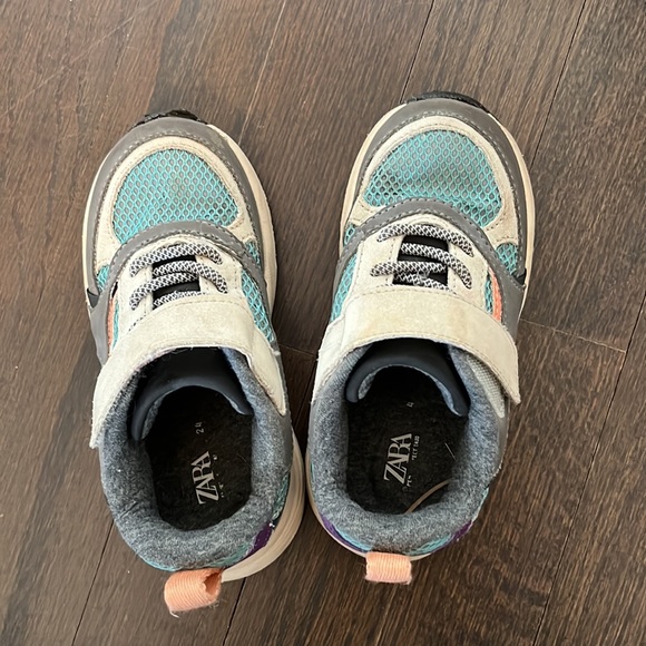 Comfy Sneakers! - Picture 2 of 3